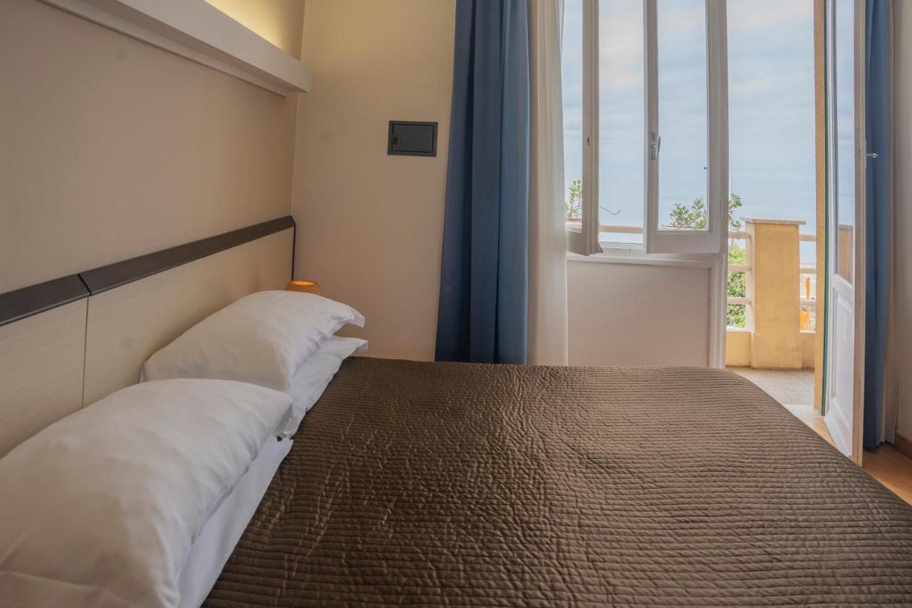 Albergo Celeste Sestri Levante Buitenkant foto